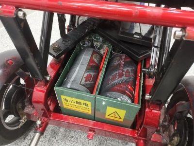 闸口海关查获两起旅客利用电动代步车改装藏匿茅台酒进境案