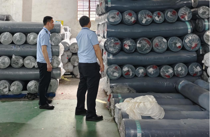 涉案超350万元，移送公安！南海查获一批假冒品牌布匹→