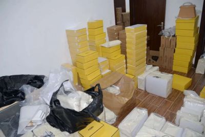 大旺警方查获3800余个假冒奢侈品牌皮包，涉案金额超过8000万！